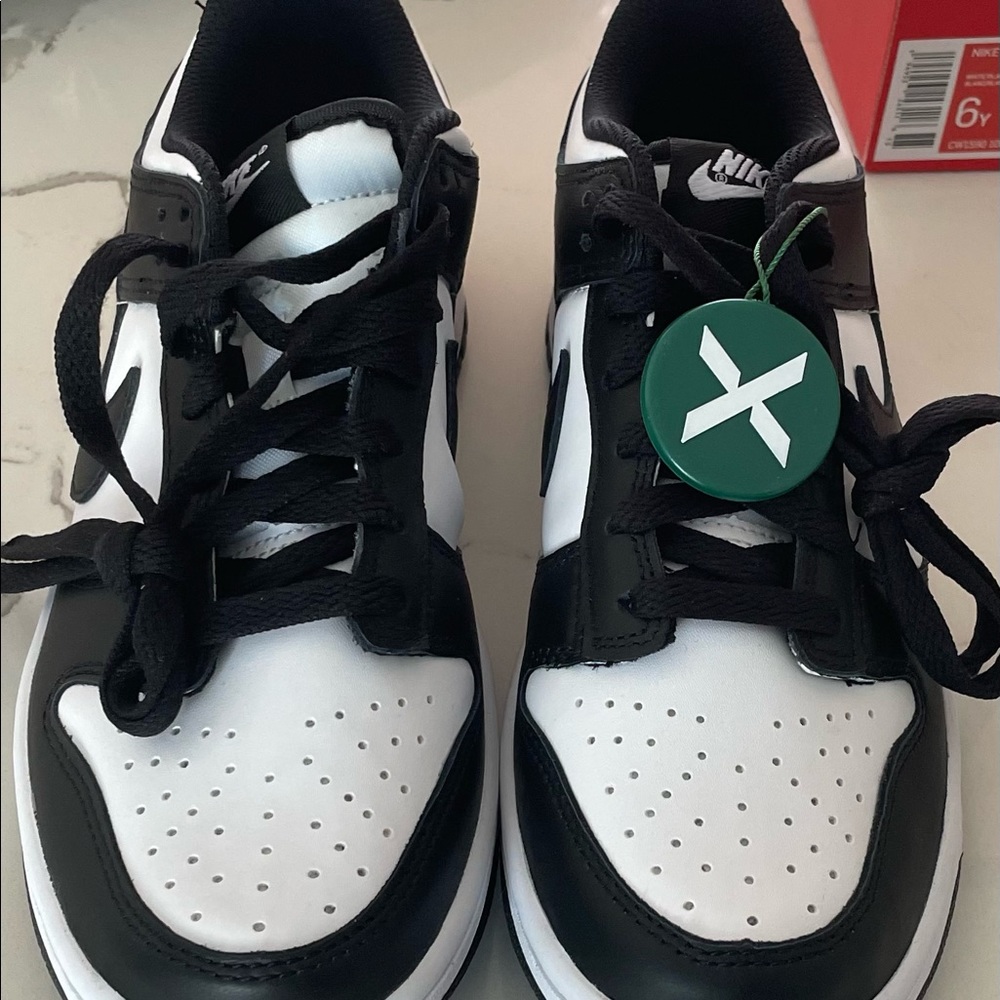 Nike panda dunks